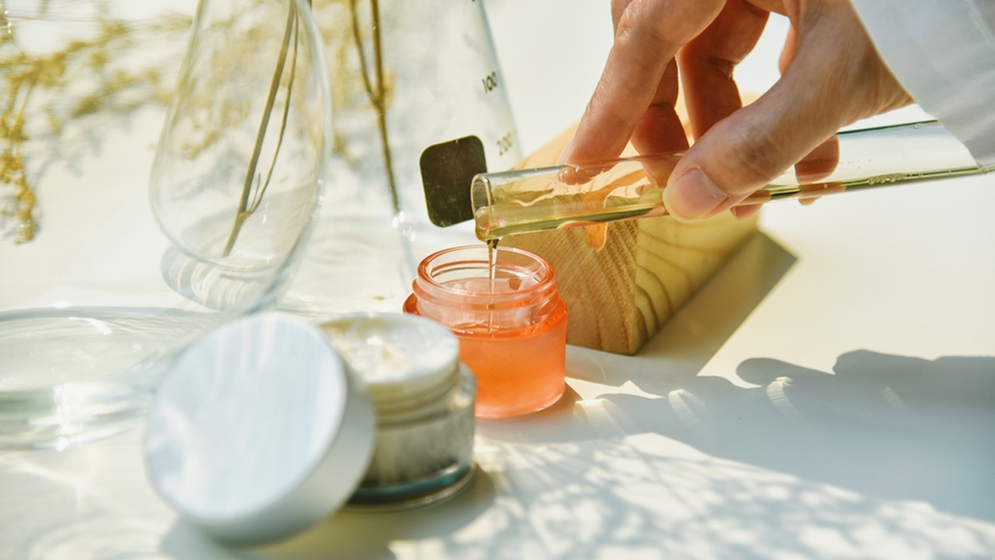 Applications of Carvacrol in personal care